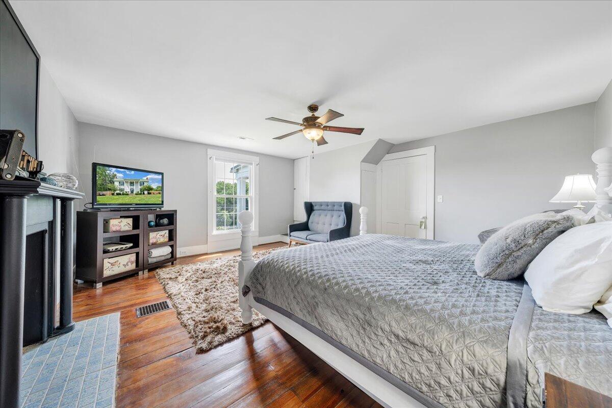 2148 Mountain View RD