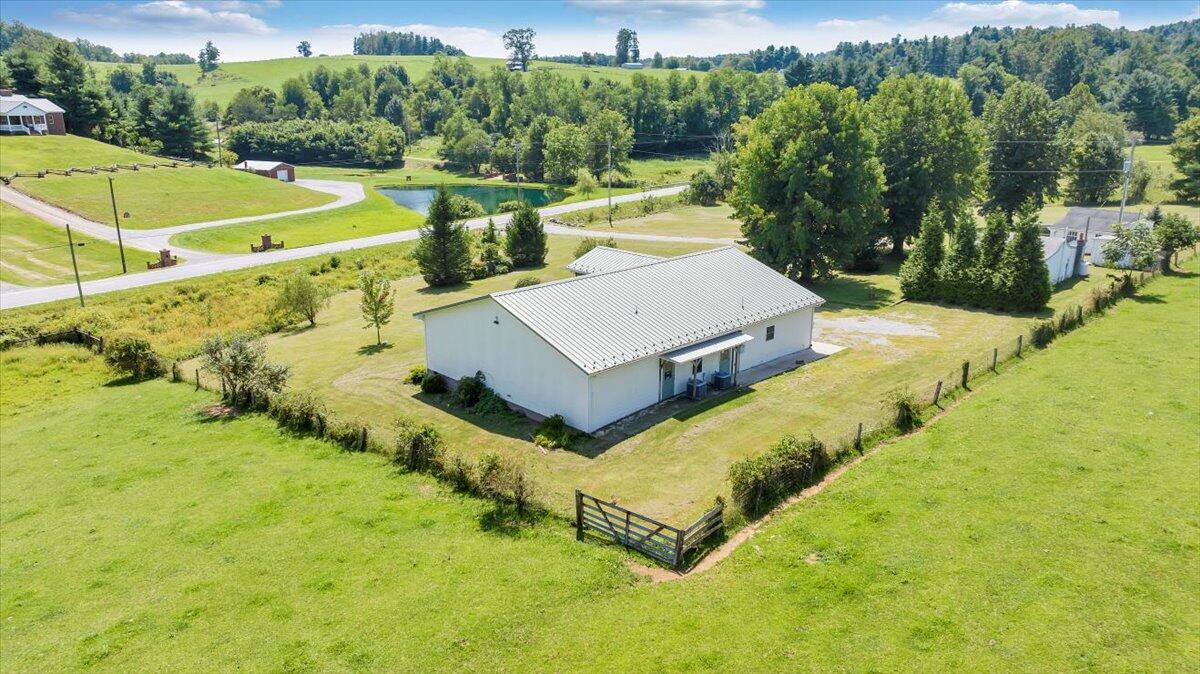 8163 Floyd Hwy N