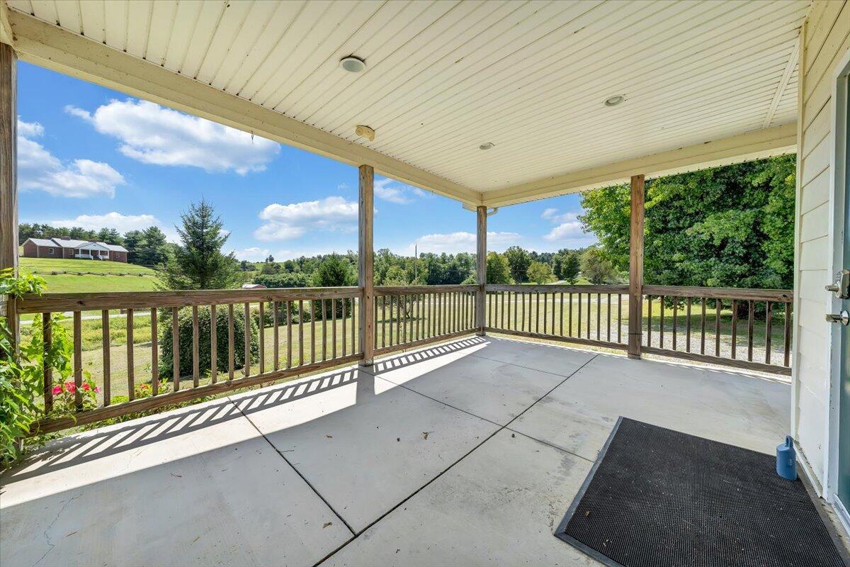8163 Floyd Hwy N