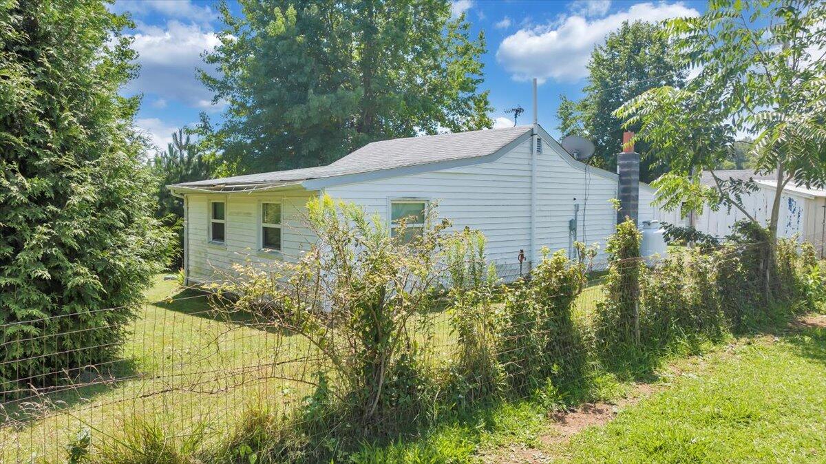 8163 Floyd Hwy N