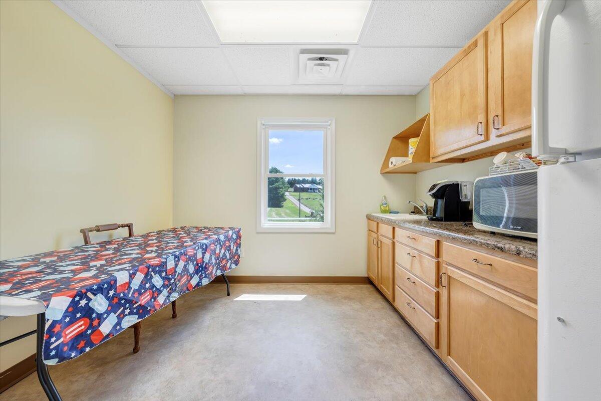 8163 Floyd Hwy N
