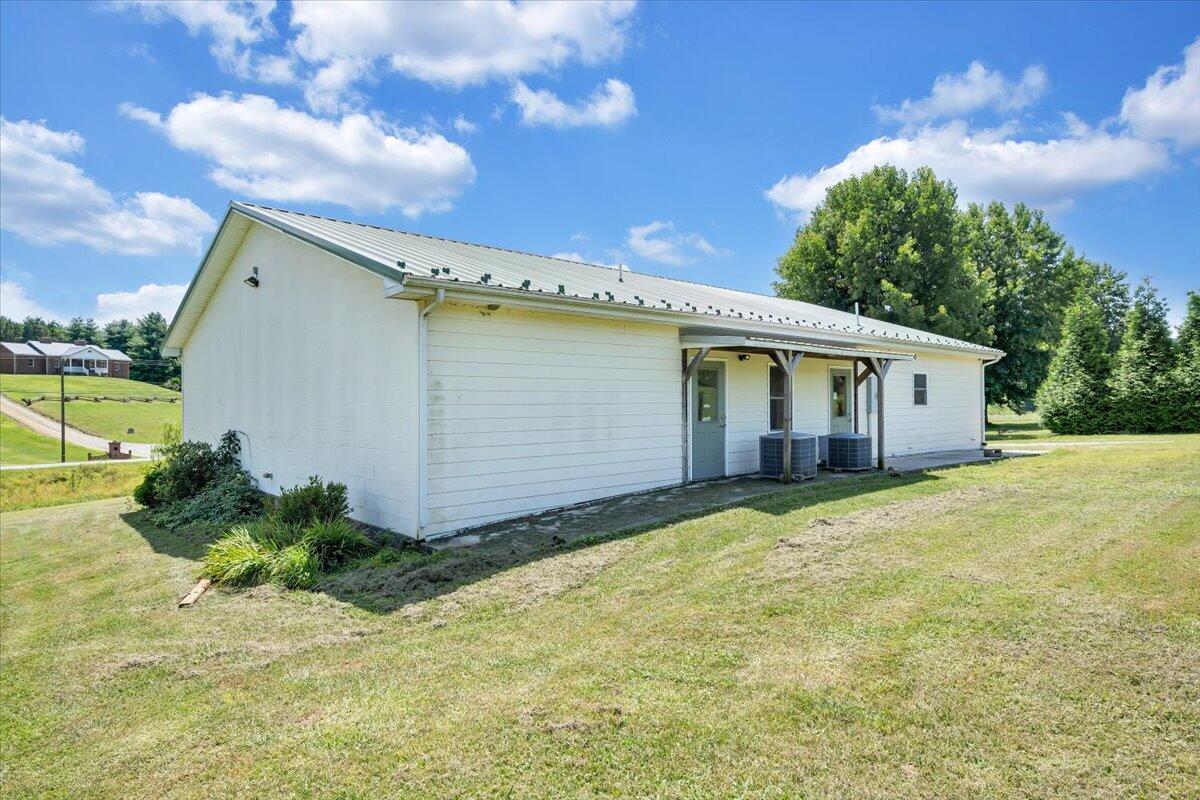 8163 Floyd Hwy N