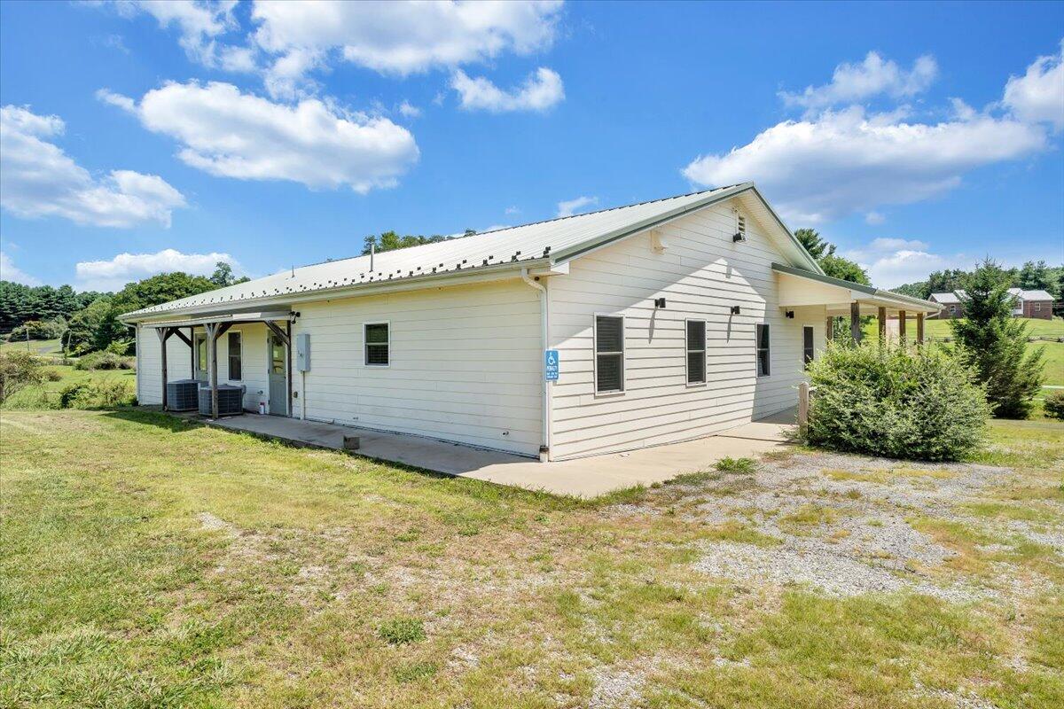 8163 Floyd Hwy N
