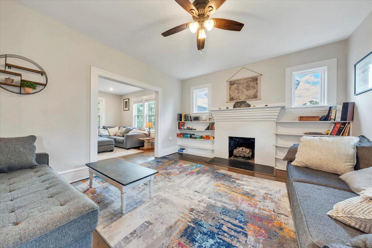 2109 Memorial AVE SW