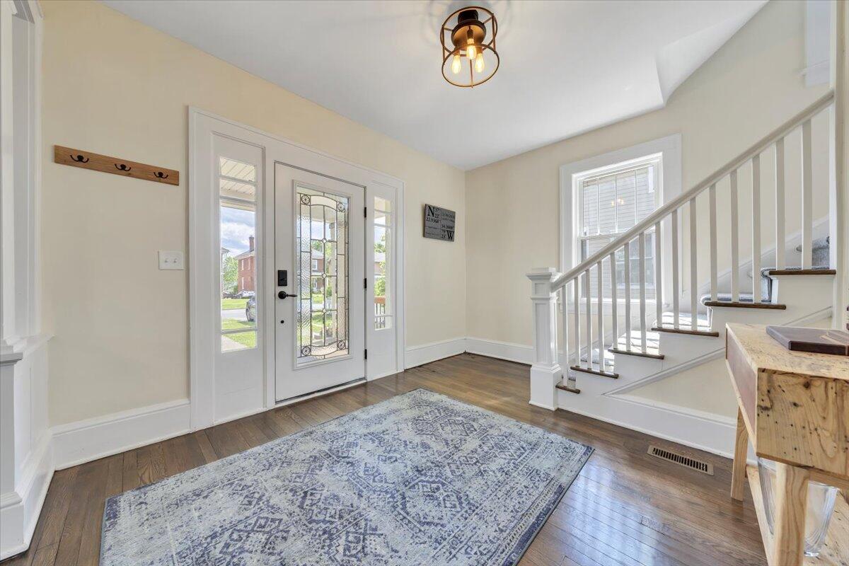 2109 Memorial AVE SW