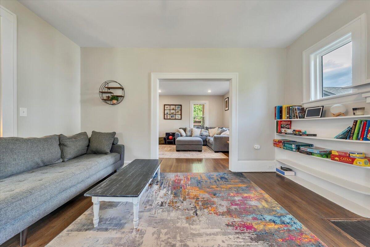 2109 Memorial AVE SW