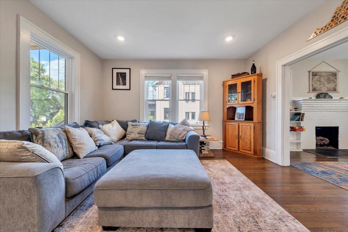 2109 Memorial AVE SW