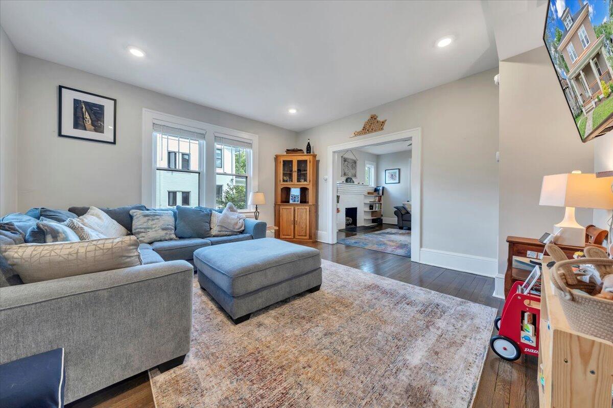 2109 Memorial AVE SW