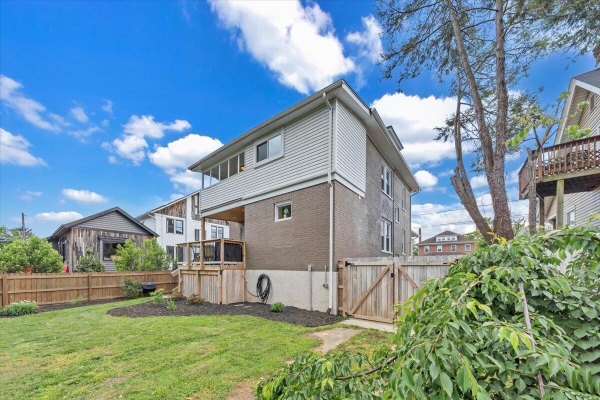 2109 Memorial AVE SW