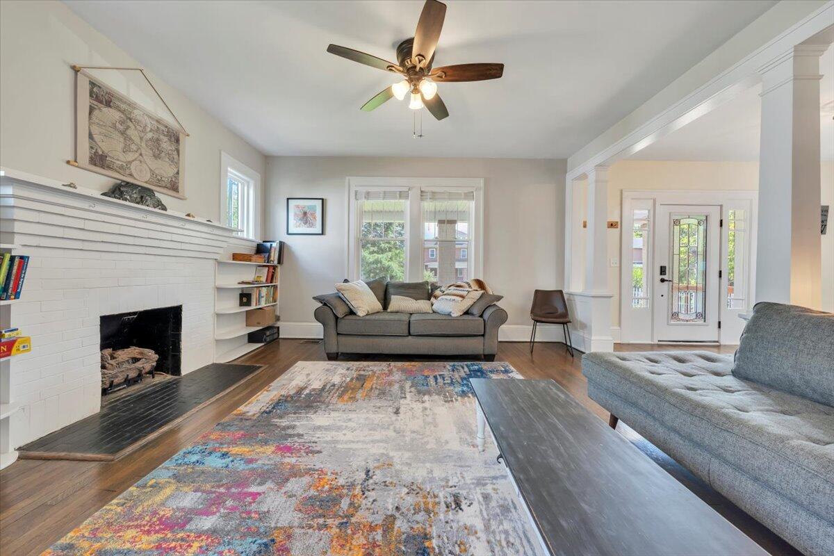 2109 Memorial AVE SW