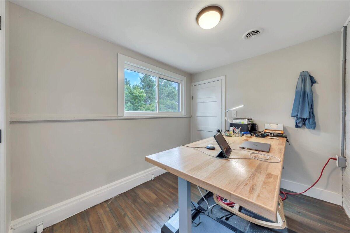 2109 Memorial AVE SW