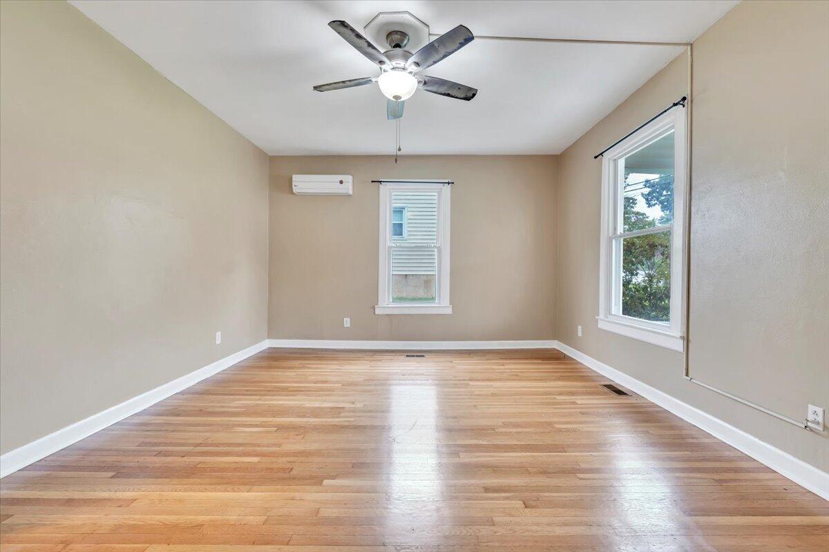 14 W Carrollton AVE