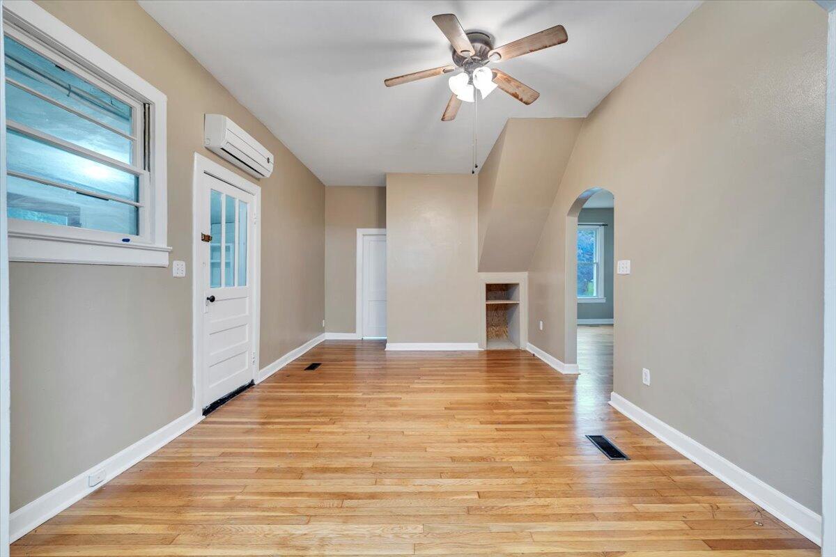 14 W Carrollton AVE