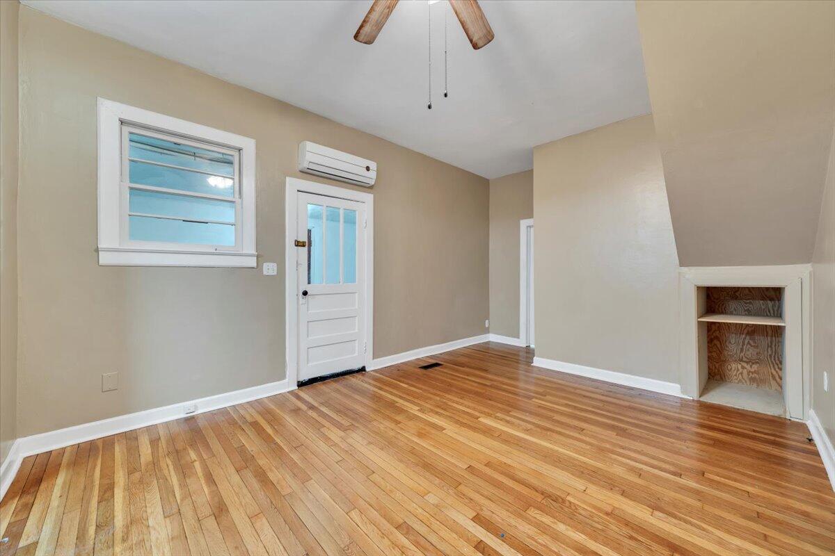 14 W Carrollton AVE