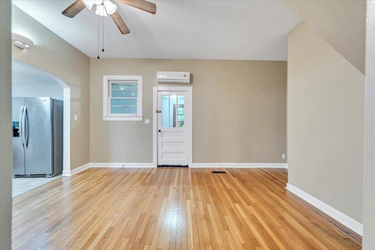 14 W Carrollton AVE