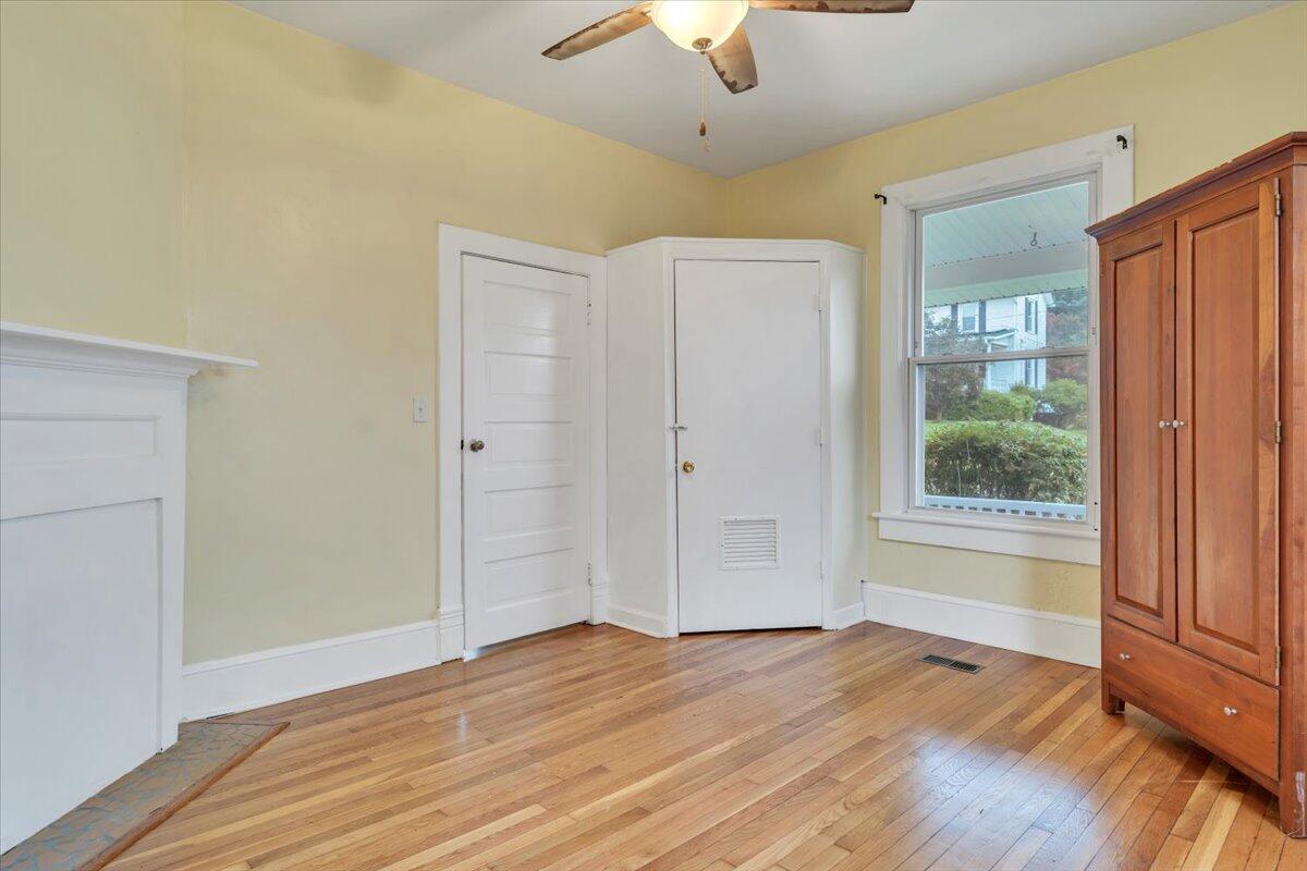 14 W Carrollton AVE
