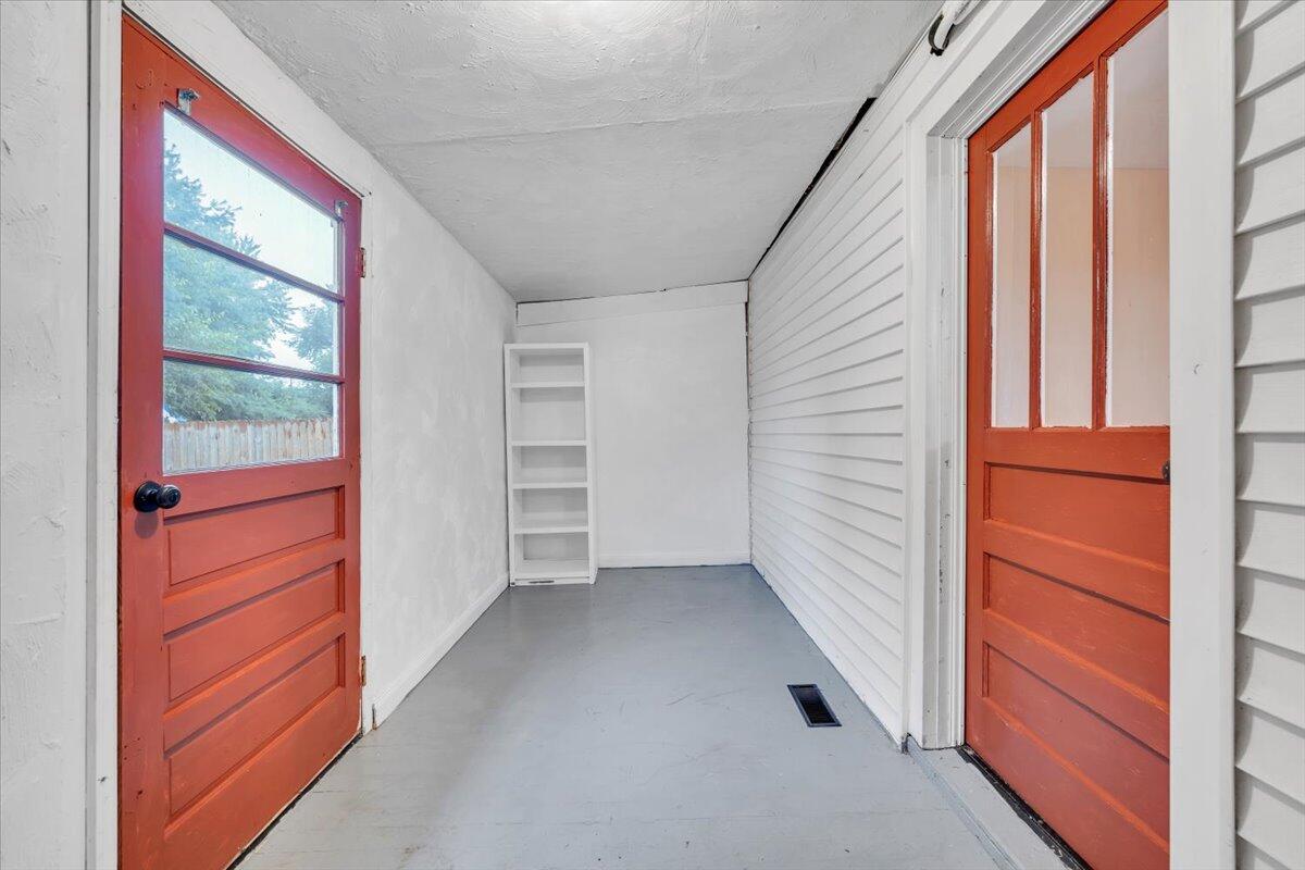 14 W Carrollton AVE