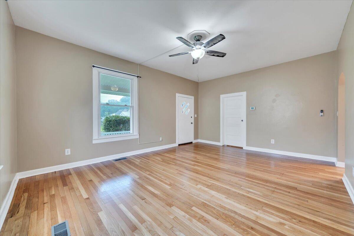 14 W Carrollton AVE
