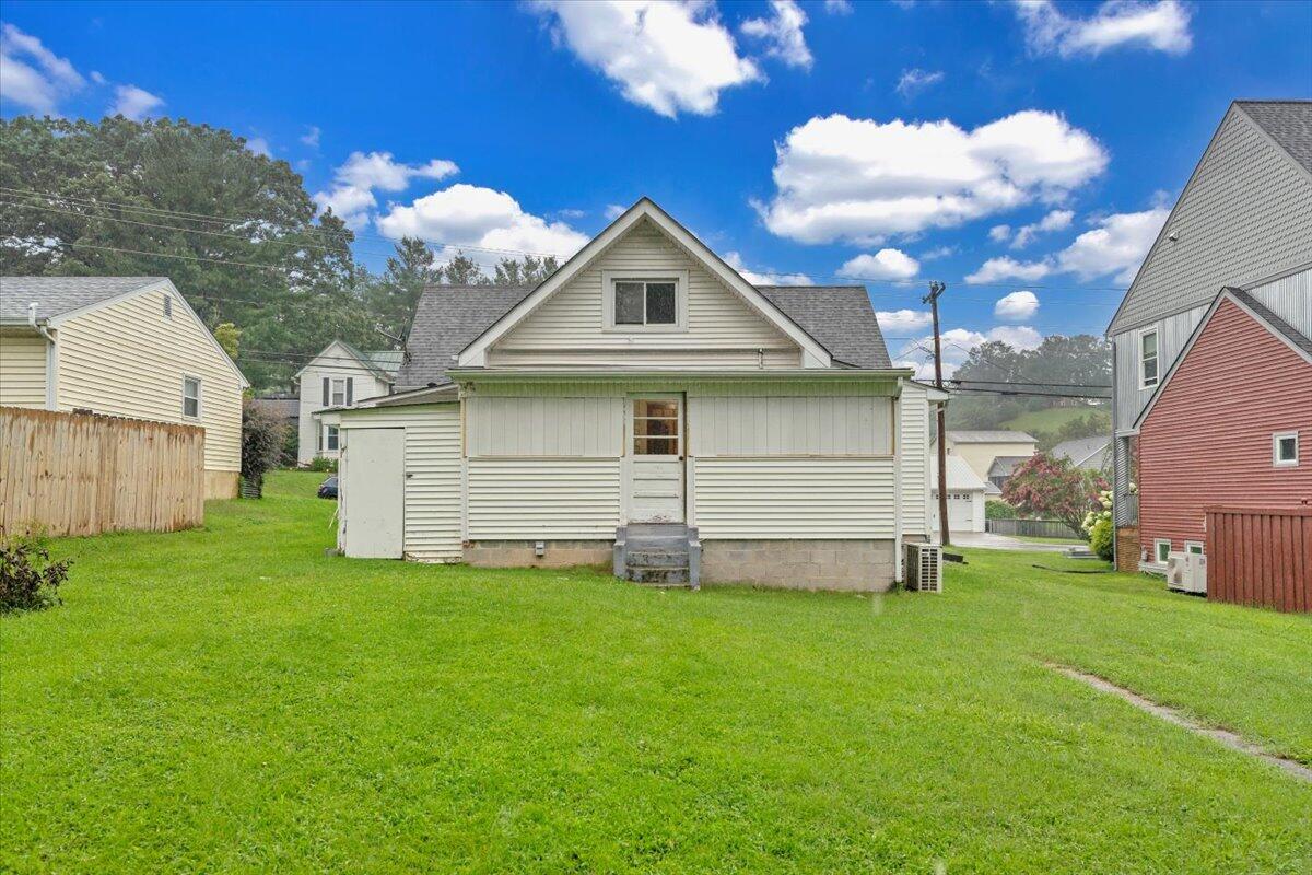 14 W Carrollton AVE