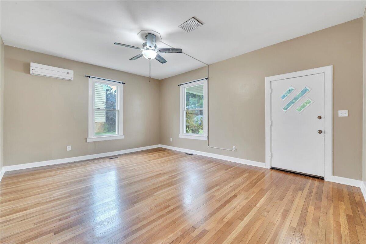 14 W Carrollton AVE