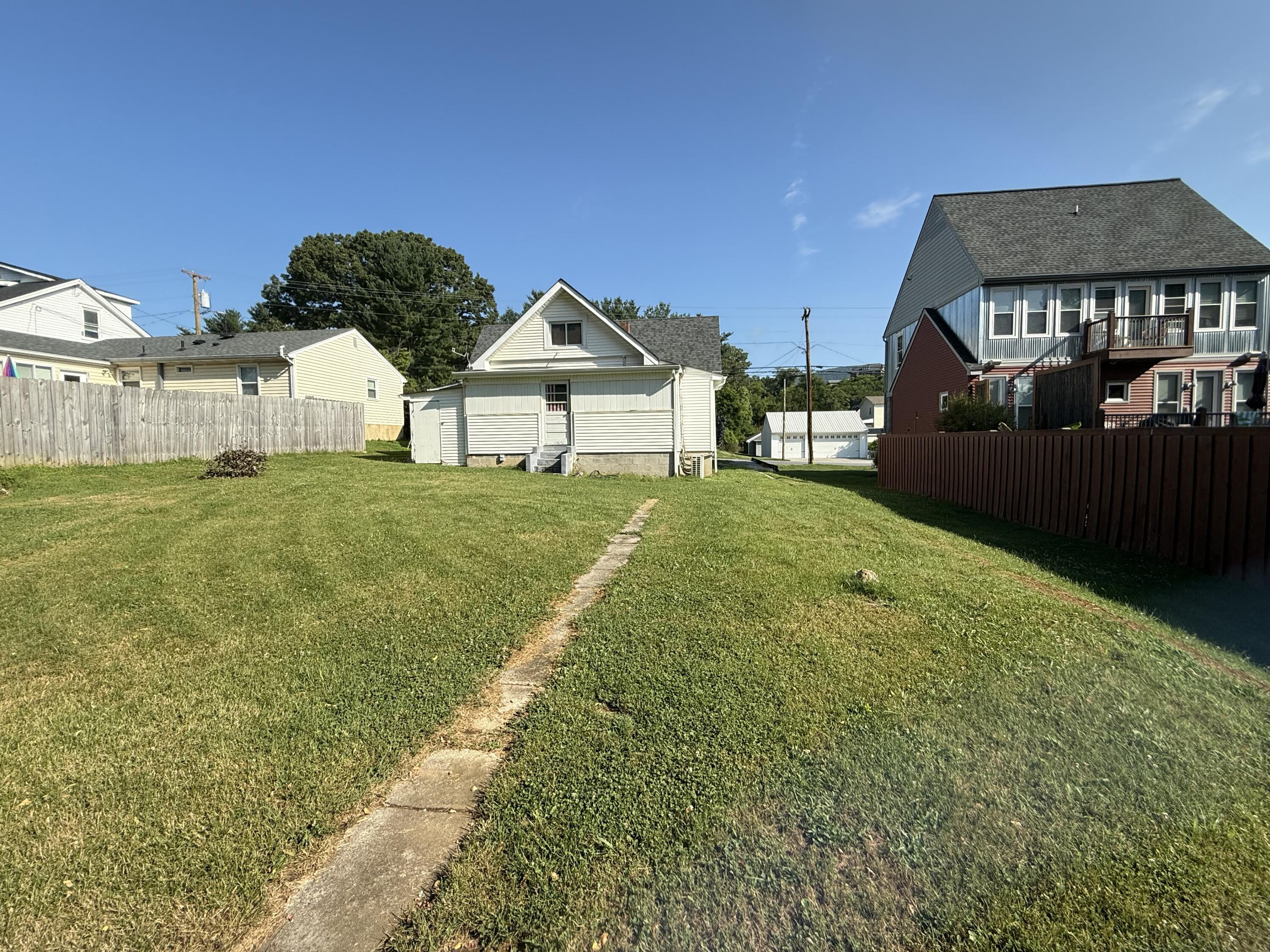 14 W Carrollton AVE
