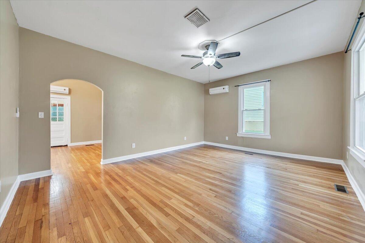 14 W Carrollton AVE