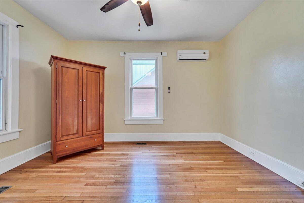 14 W Carrollton AVE