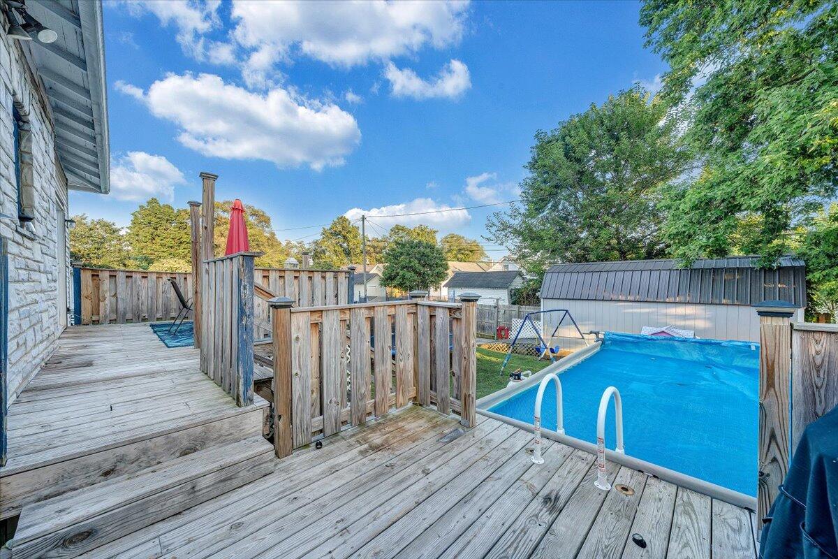 1109 Morehead AVE SE