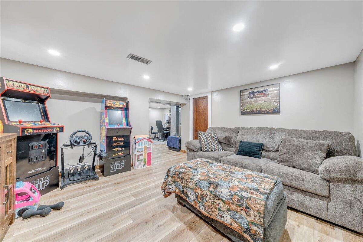 1109 Morehead AVE SE