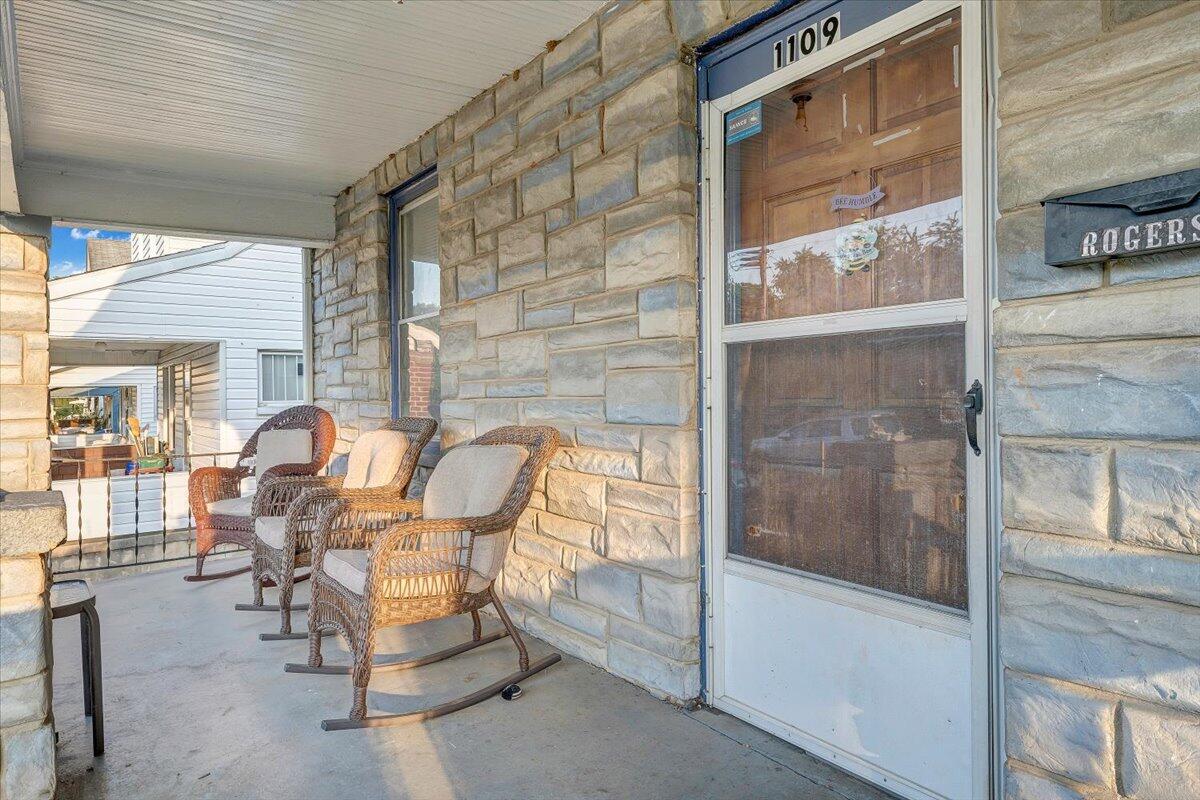 1109 Morehead AVE SE