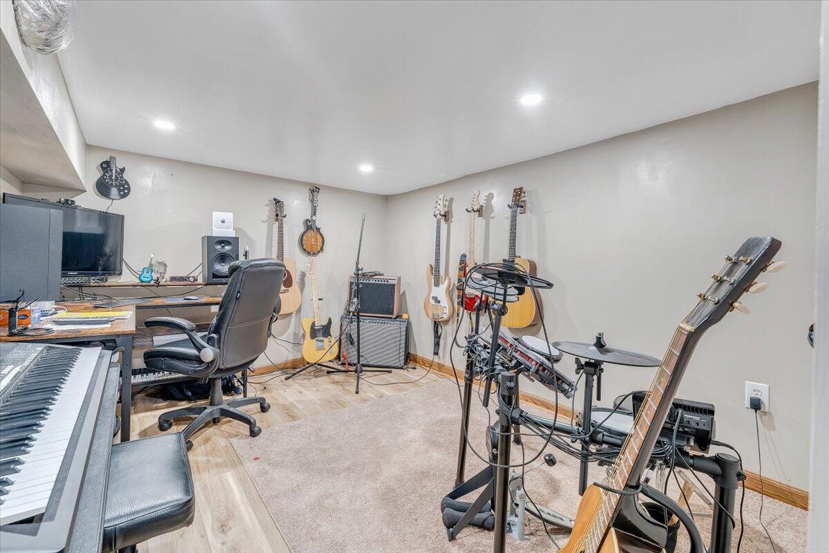 1109 Morehead AVE SE