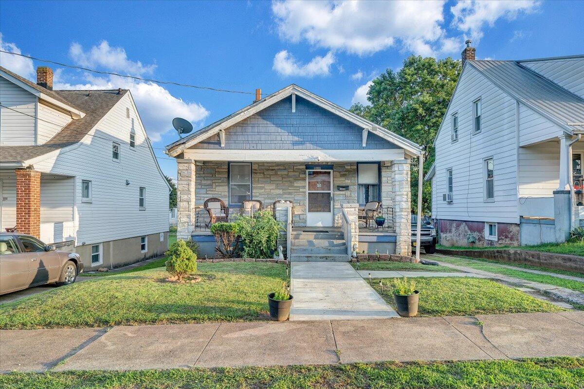 1109 Morehead AVE SE