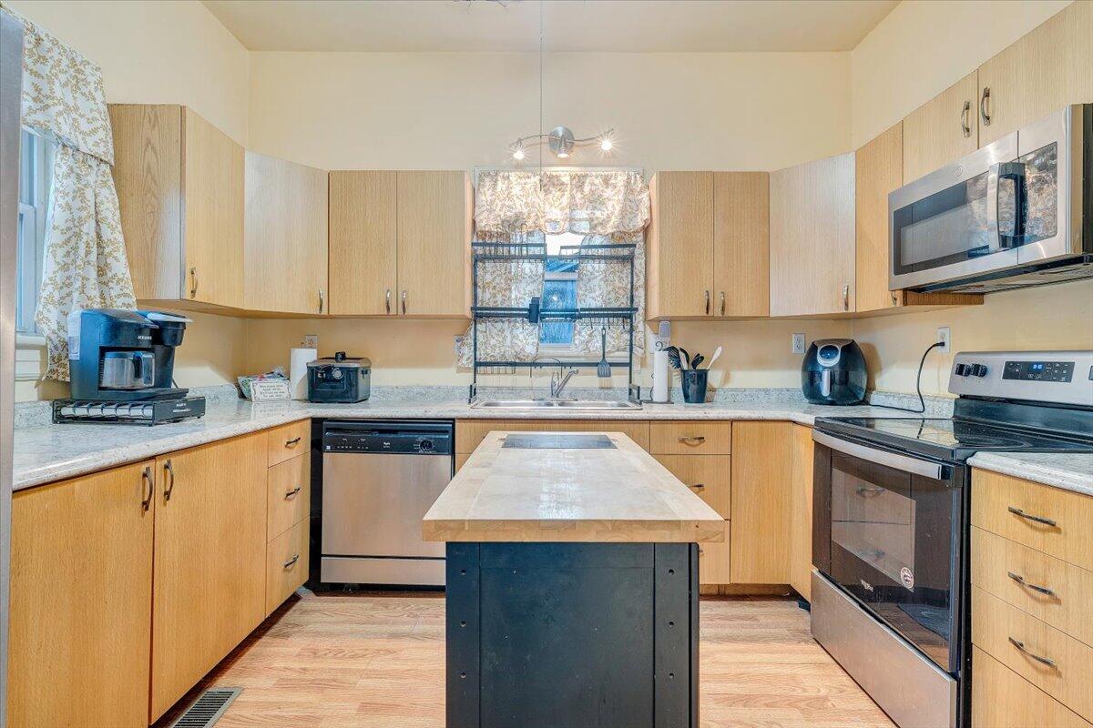 1109 Morehead AVE SE