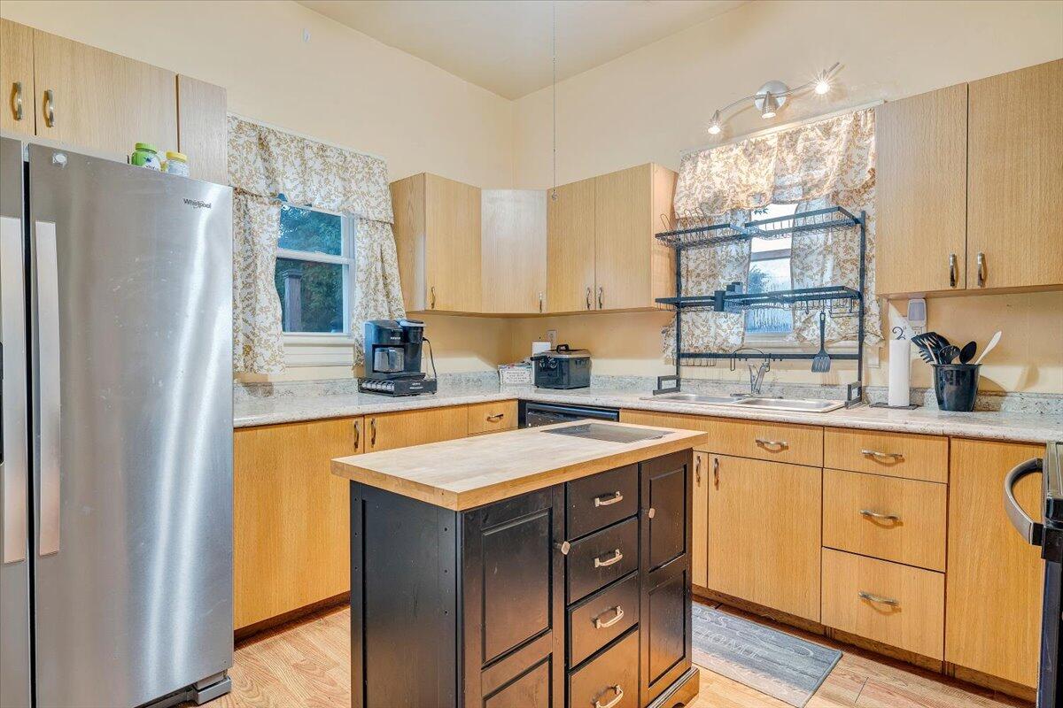 1109 Morehead AVE SE