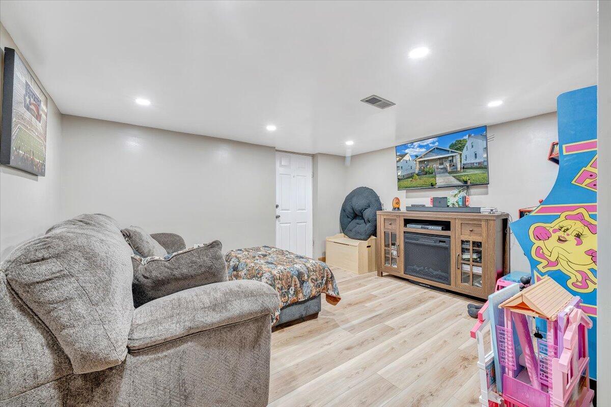 1109 Morehead AVE SE