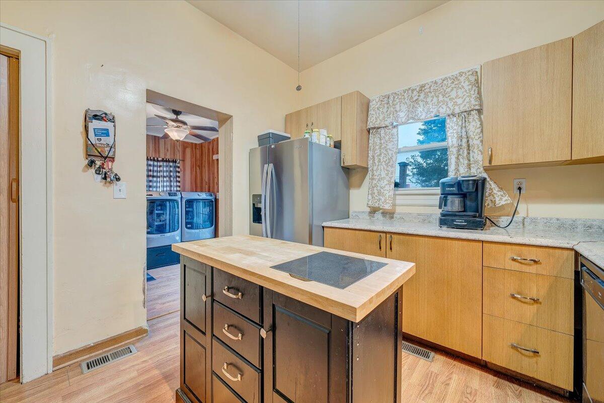 1109 Morehead AVE SE