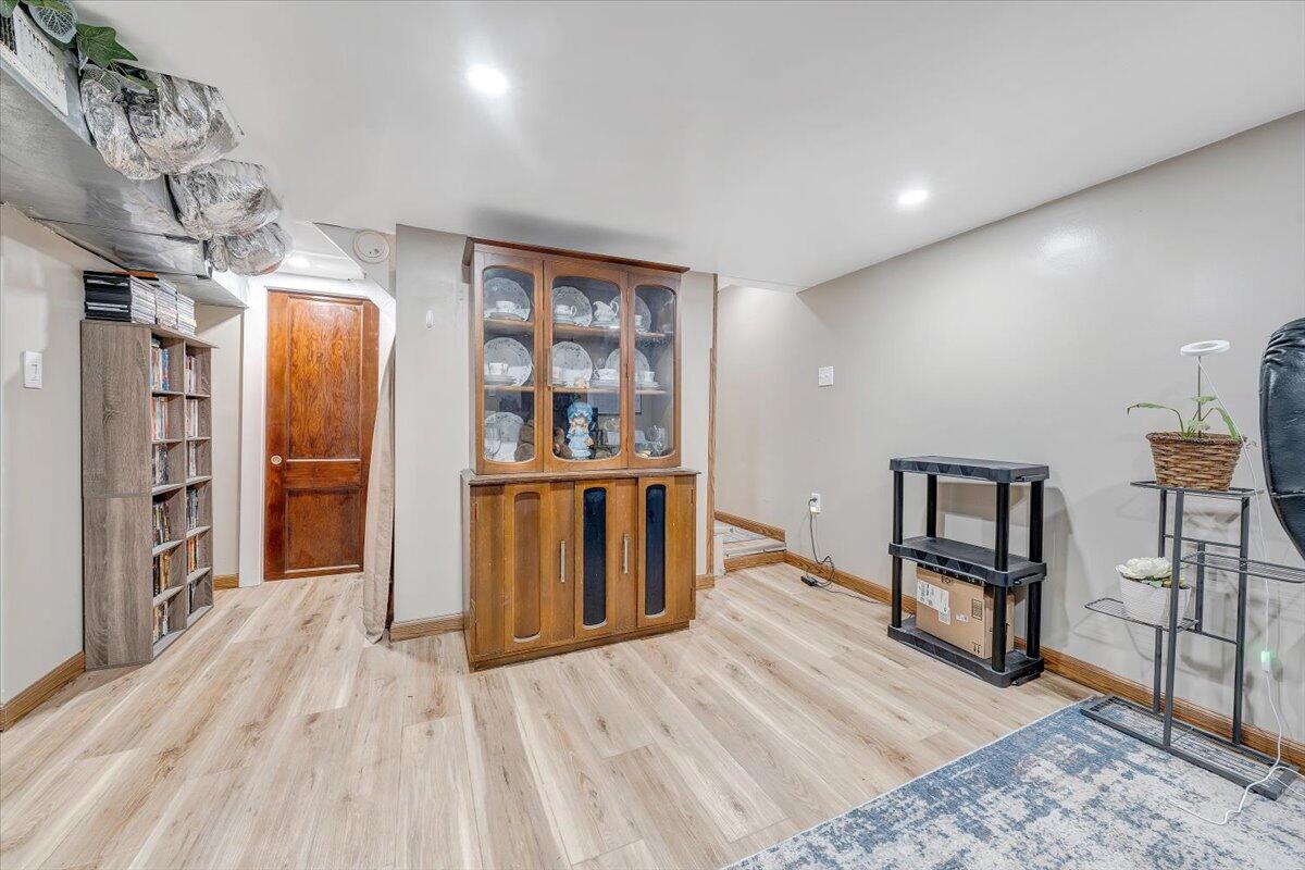 1109 Morehead AVE SE