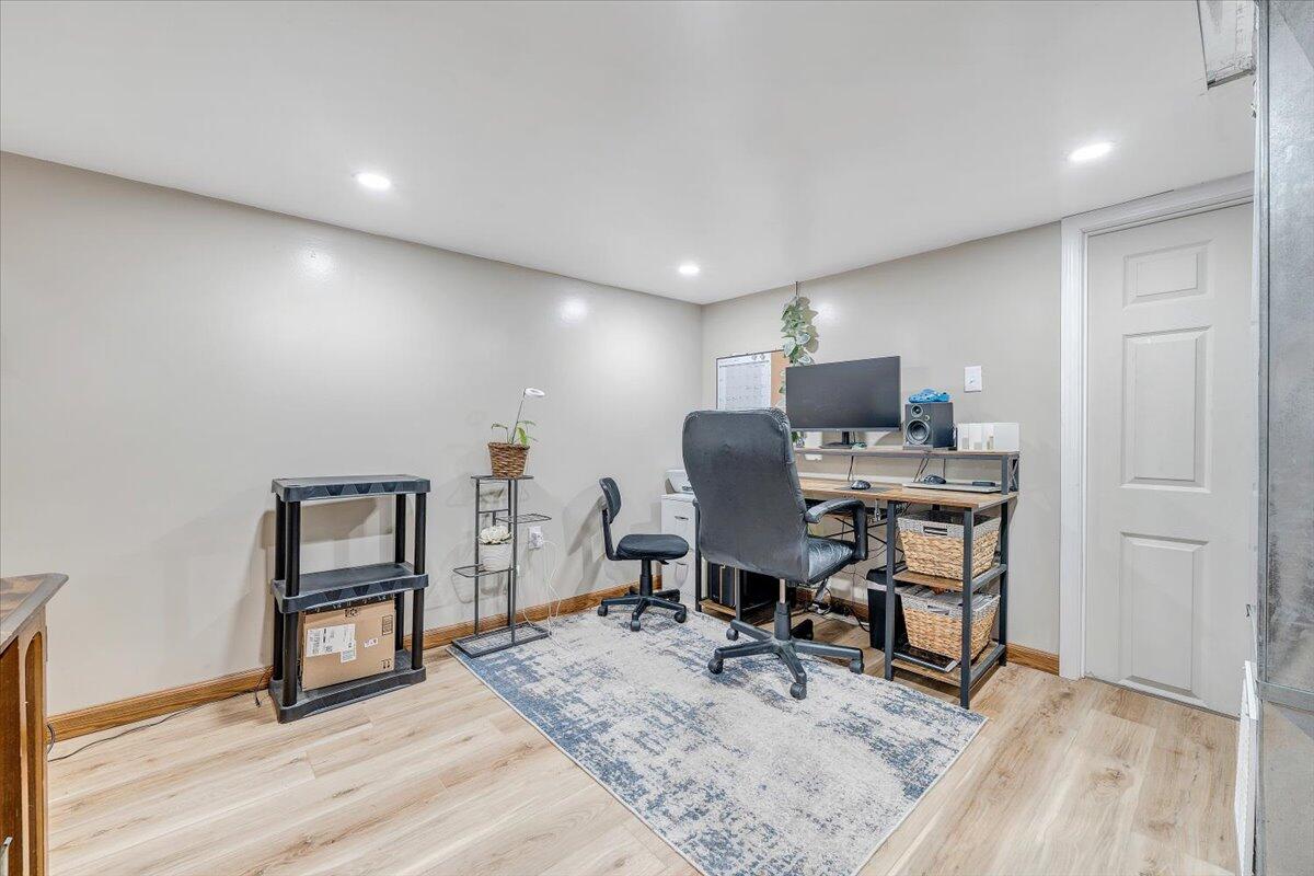 1109 Morehead AVE SE