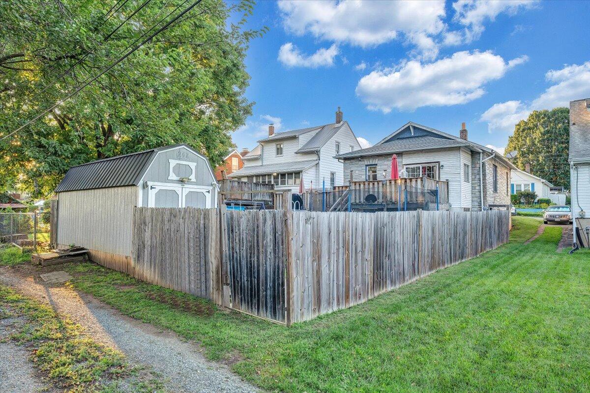 1109 Morehead AVE SE