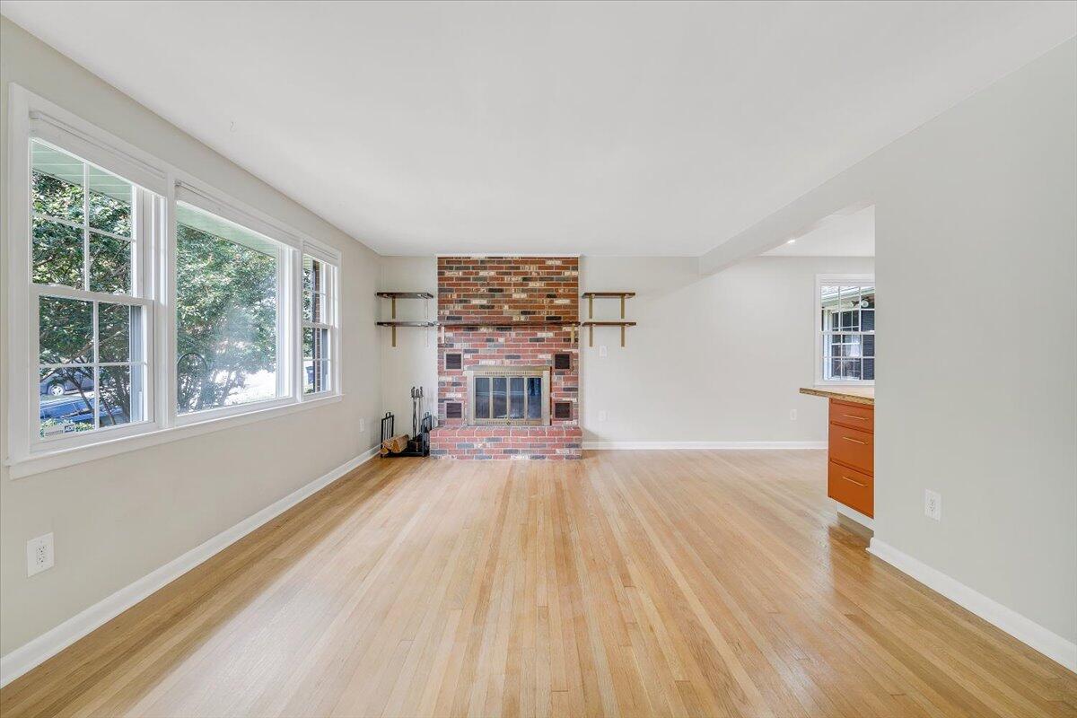 2516 Beverly BLVD SW