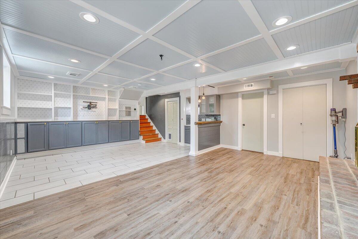 2516 Beverly BLVD SW