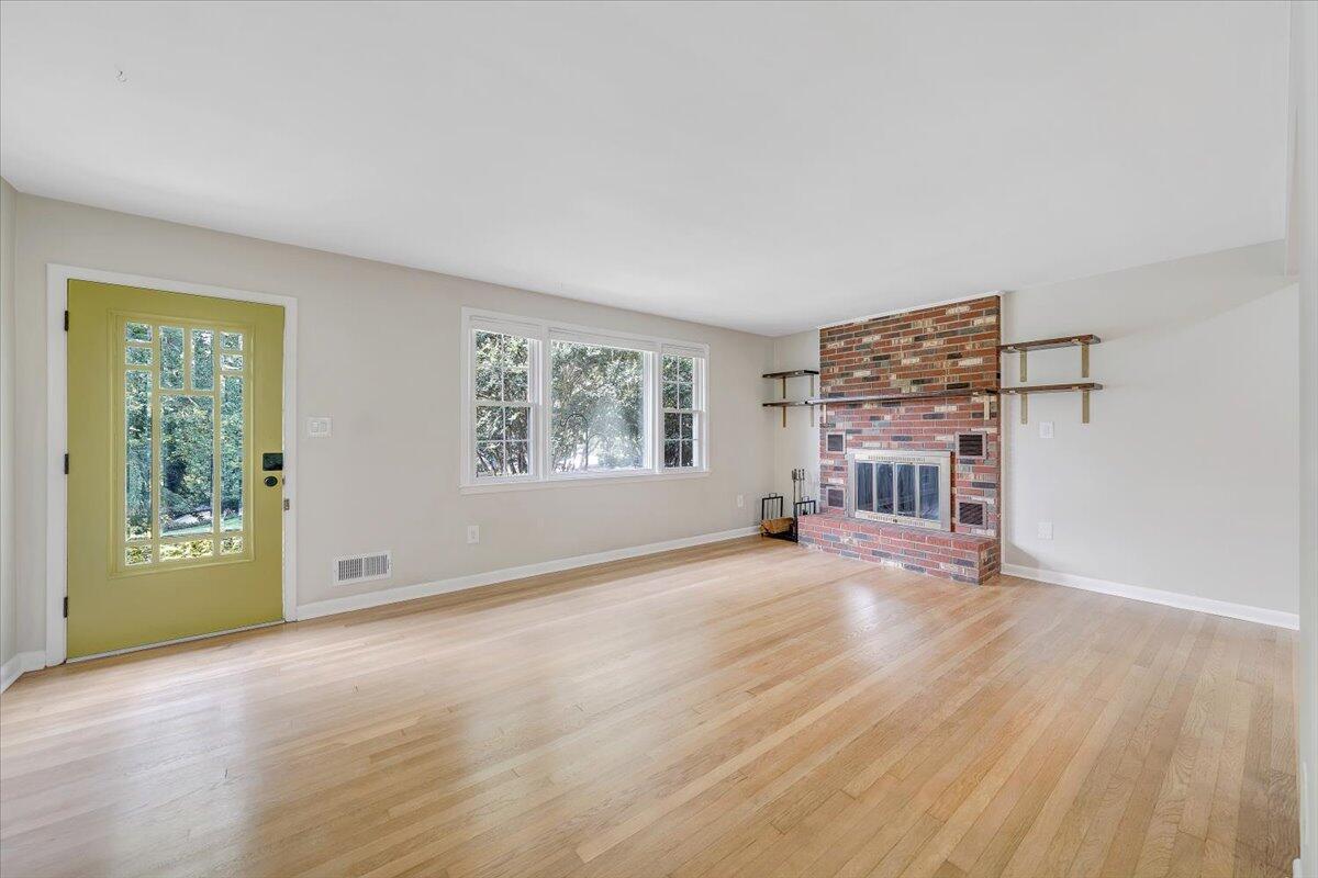 2516 Beverly BLVD SW
