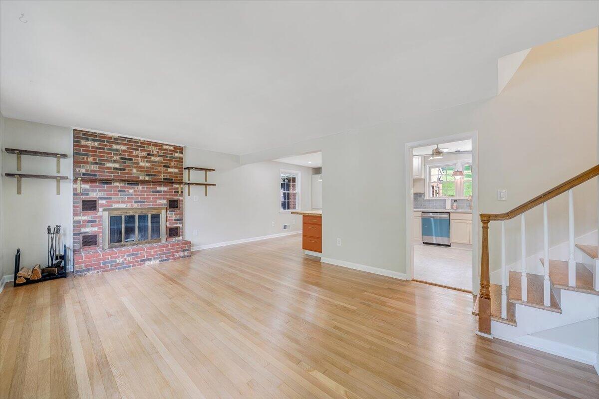 2516 Beverly BLVD SW