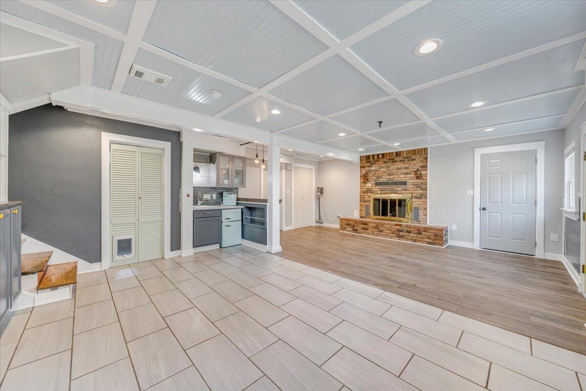 2516 Beverly BLVD SW
