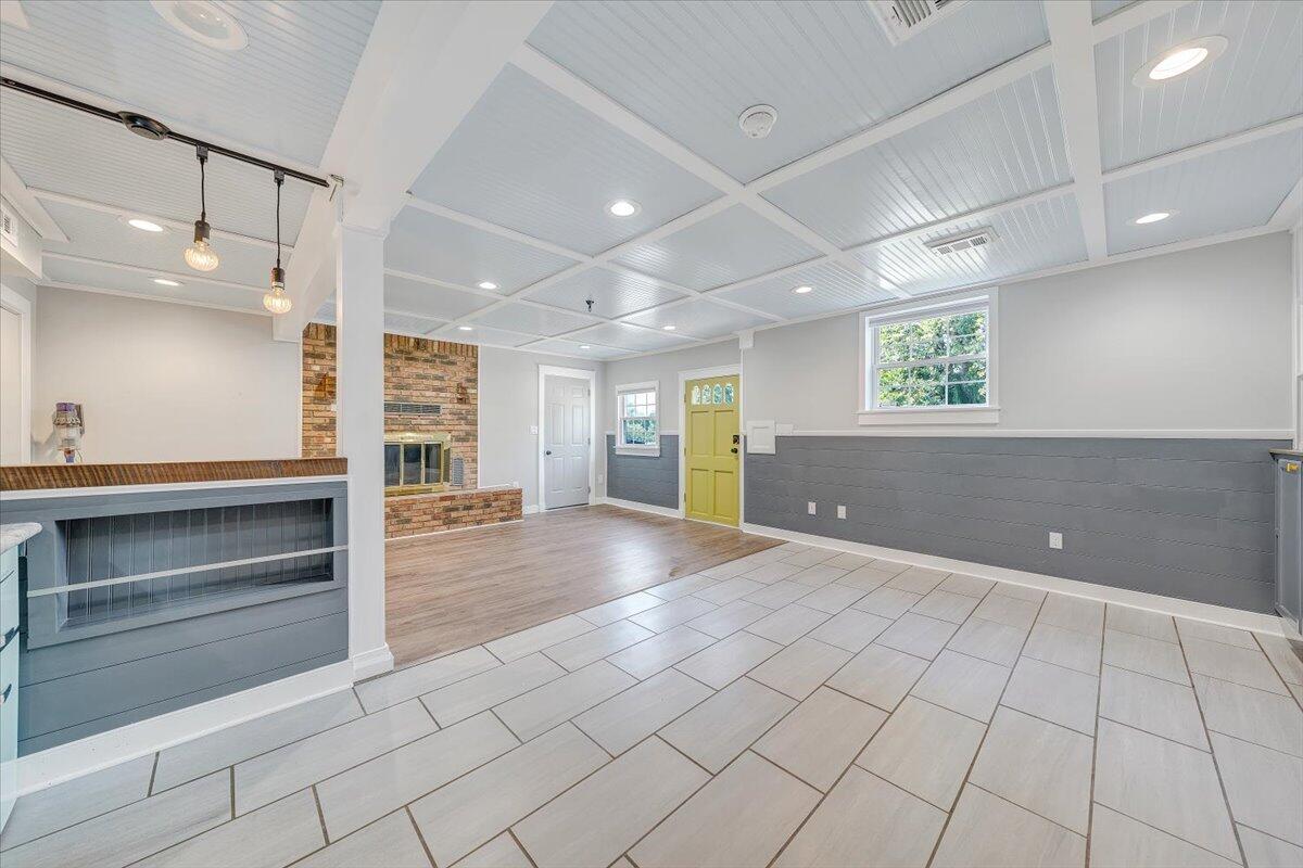 2516 Beverly BLVD SW