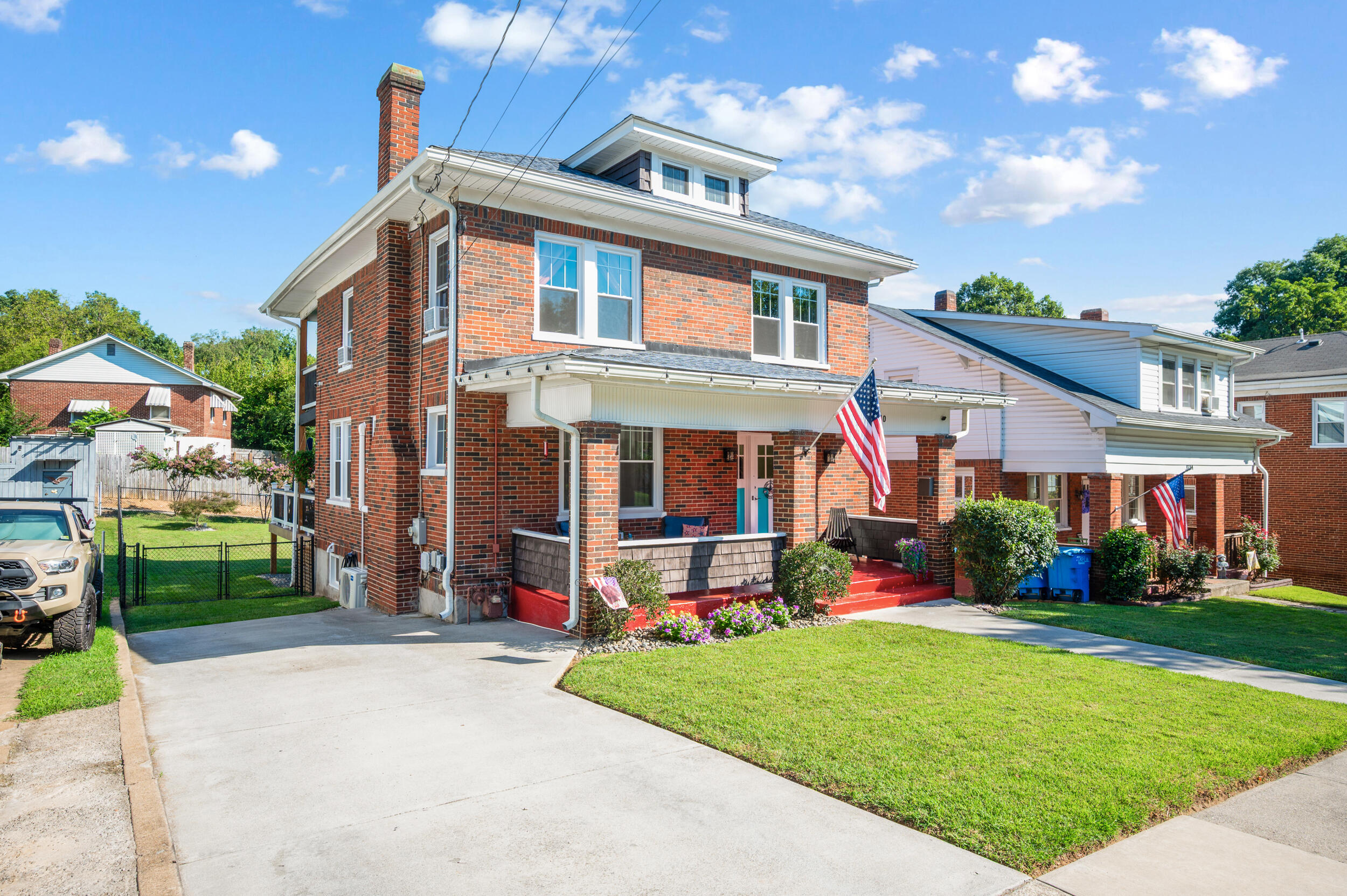 1710 Kenwood BLVD SE