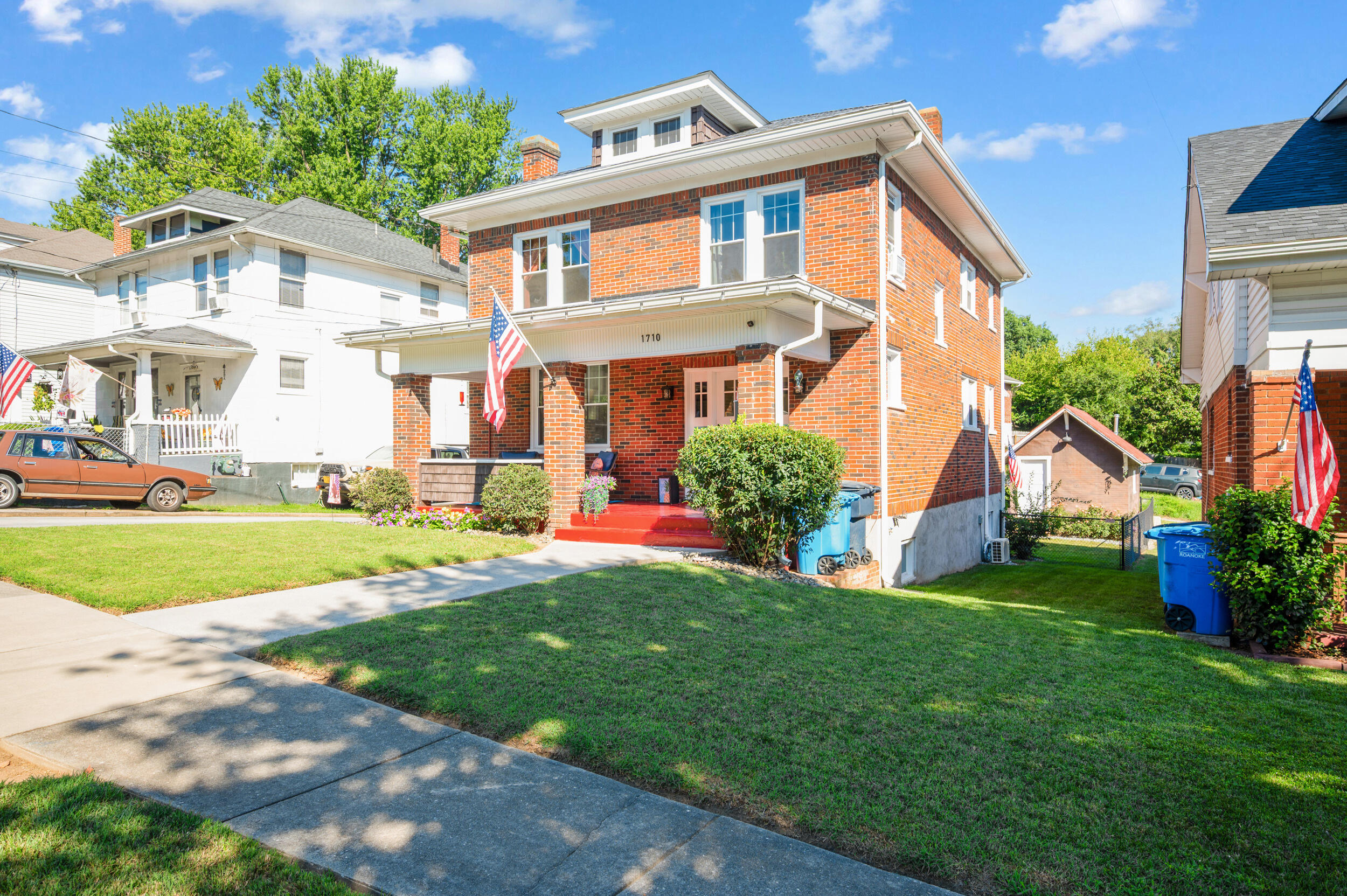 1710 Kenwood BLVD SE