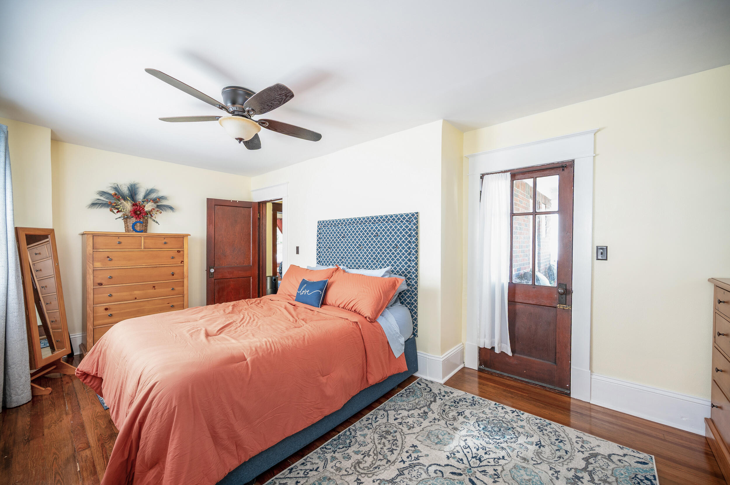 1710 Kenwood BLVD SE