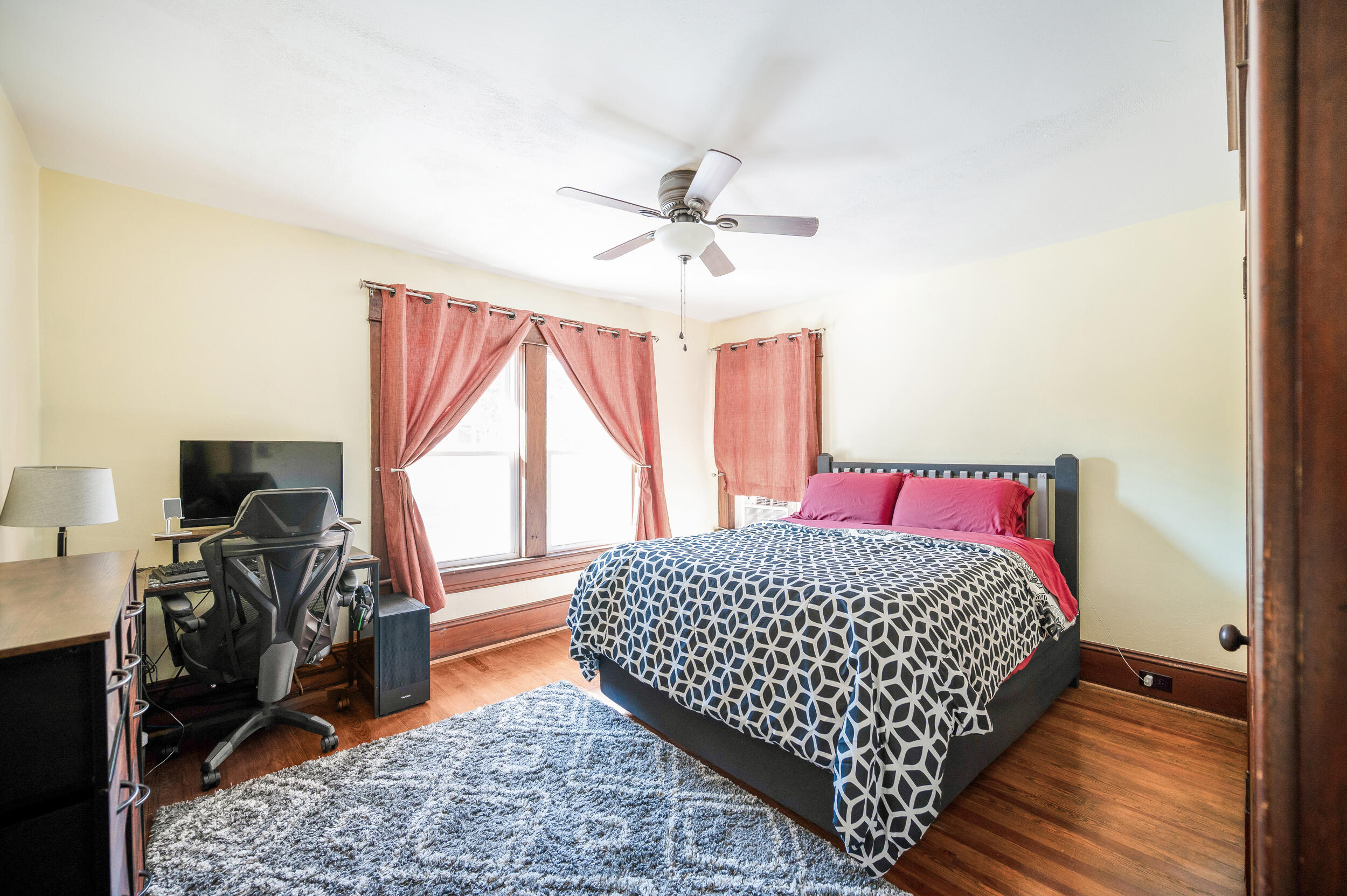 1710 Kenwood BLVD SE