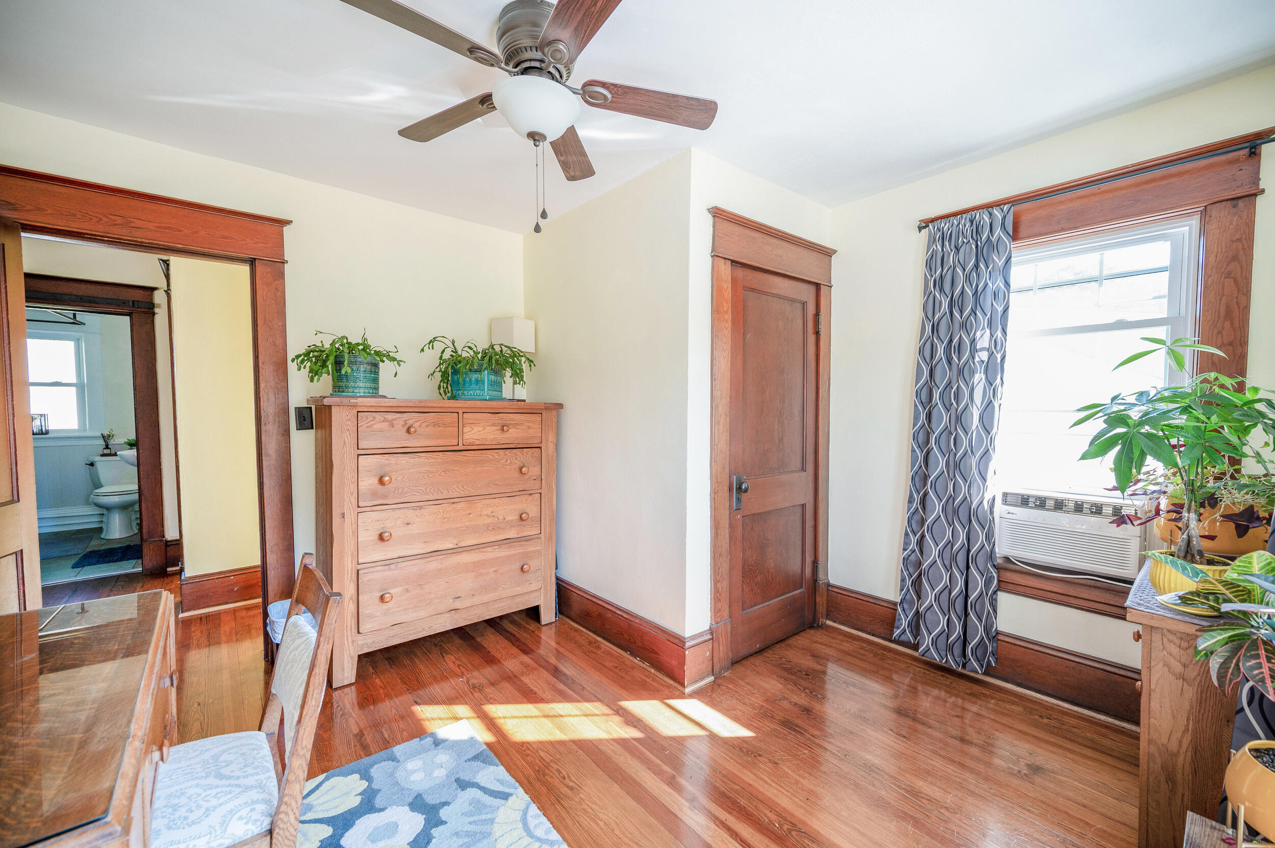 1710 Kenwood BLVD SE